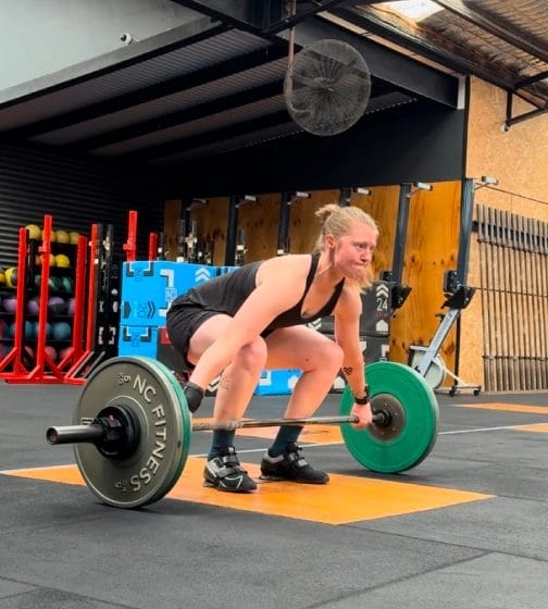 woman lift weight